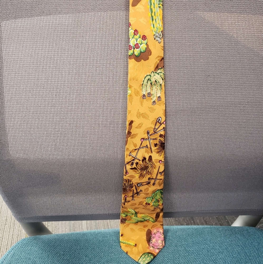 Nicole Miller skinny neck tie